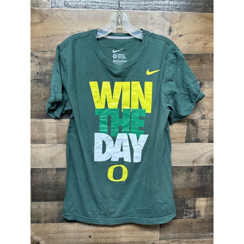 Nike Regular Fit Men's "Win the Day"‎ Oregon Ducks Size Small